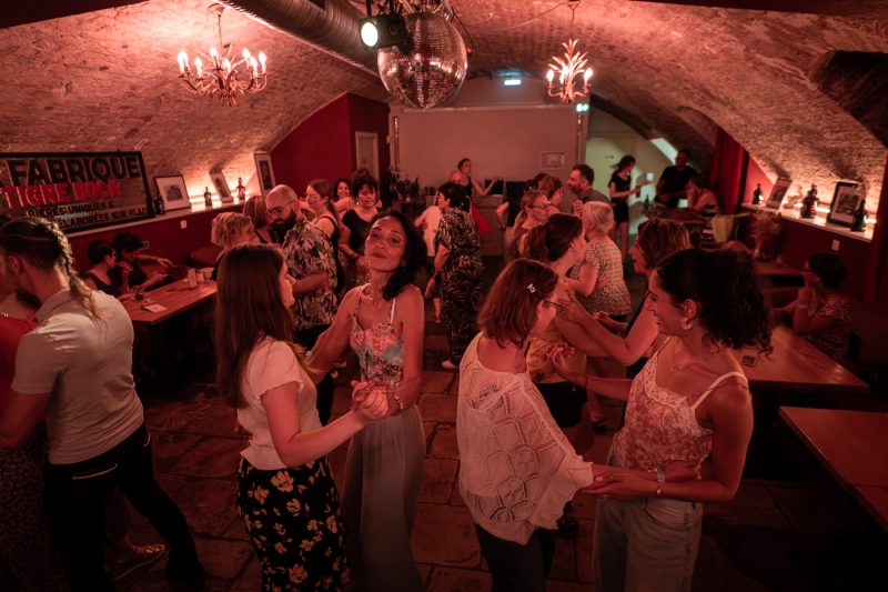 Swing jazz blues danse Lindyspot caveau tigre