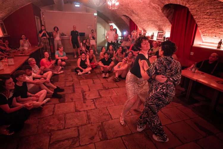 Swing jazz blues danse Lindyspot caveau tigre