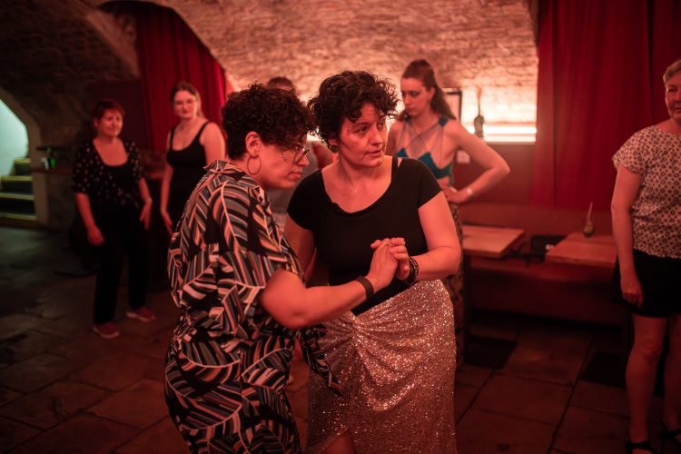 Swing jazz blues danse Lindyspot caveau tigre