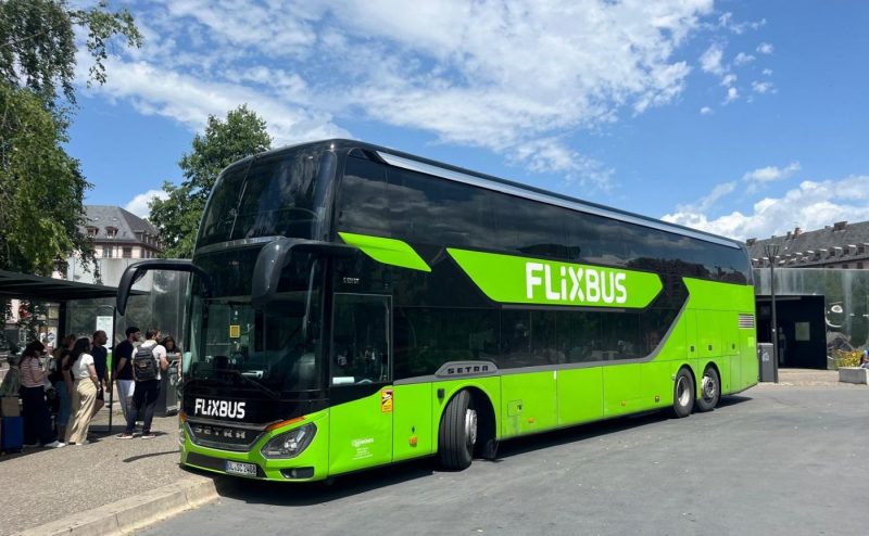 FlixBus place de l&rsquo;étoile – Agathe Beekenkamp
