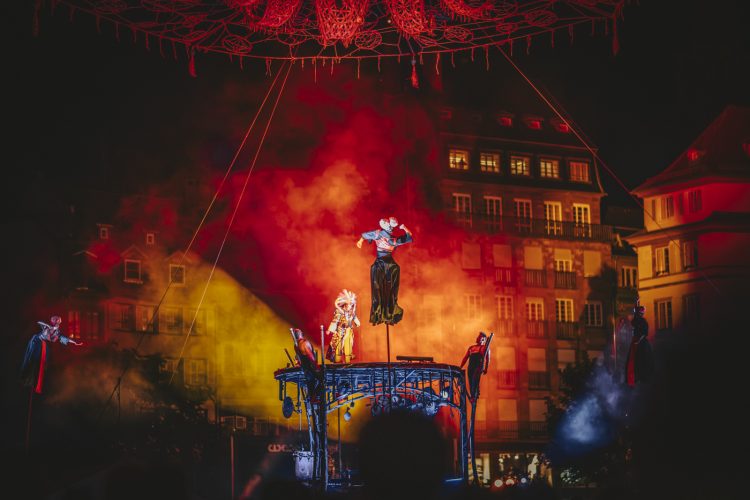 Cie Tawa au Farse, place Kléber, nuit