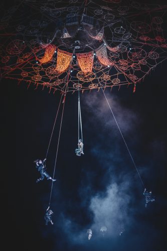 Voltigeurs, Cie Tawa au Farse, place Kléber, nuit