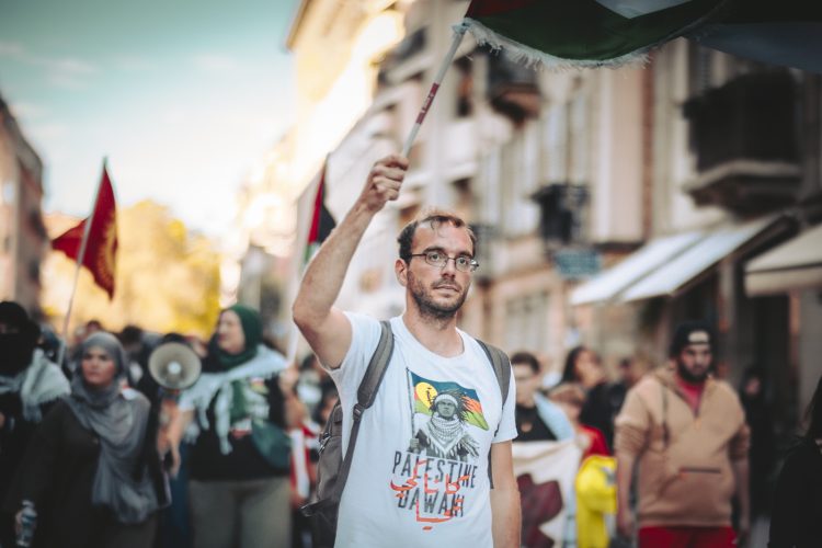 10 septembre, bloquons tout, Manifestant, drapeaux, Palestine