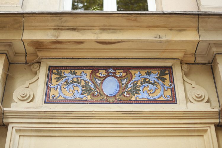art nouveau façade fresque