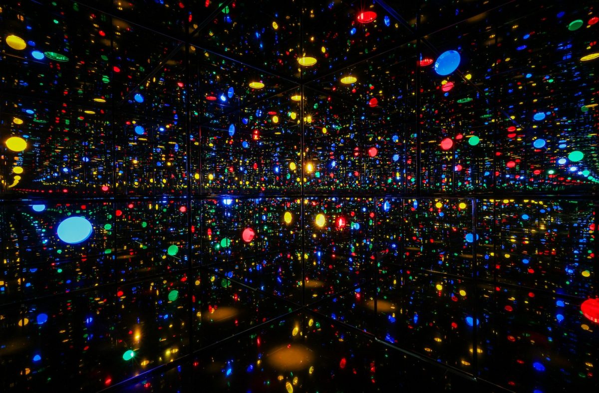 plus-de-300-oeuvres-fascinantes-yayoi-kusama-expose-son-art-1h30-de