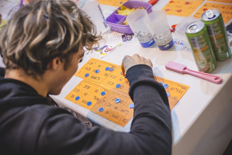 Loto, Bingo, cartons, chance, jeux, gains, joueur, loterie, numéros