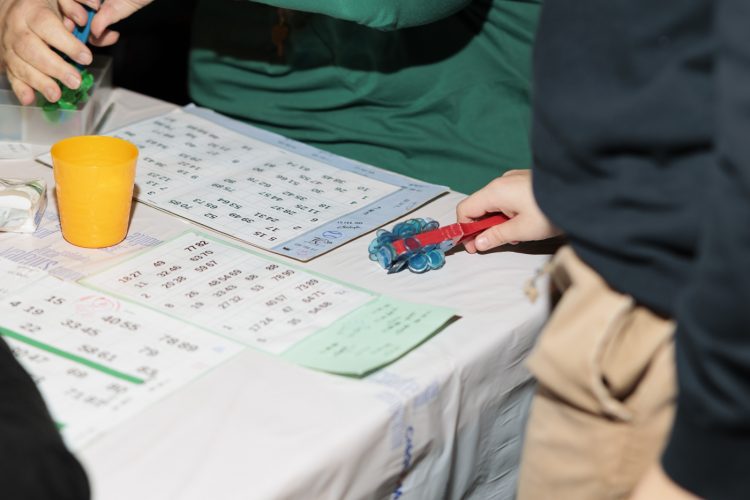 Loto, Bingo, cartons, chance, jeux, gains, joueur, loterie, numéros