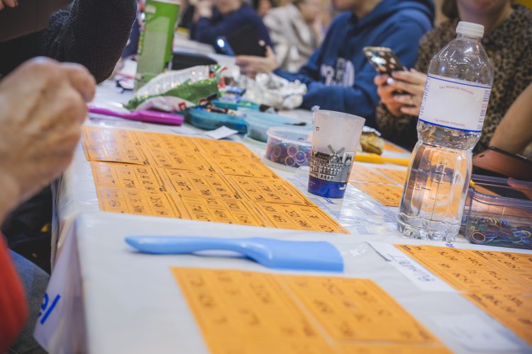 Loto, Bingo, cartons, chance, jeux, gains, joueur, loterie, numéros