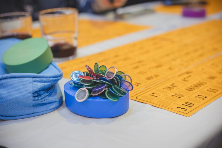 Loto, Bingo, cartons, chance, jeux, gains, joueur, loterie, numéros