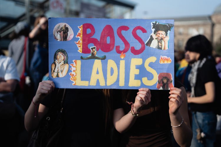 marche 8 mars femme droit feminisme vss