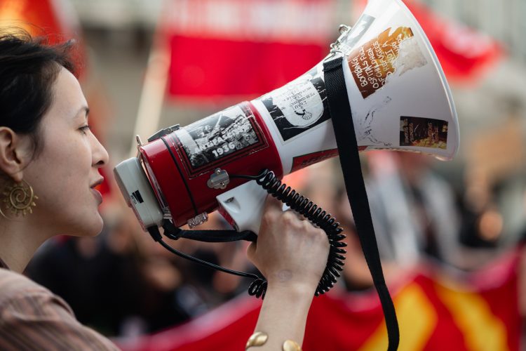 marche 8 mars femme droit feminisme vss