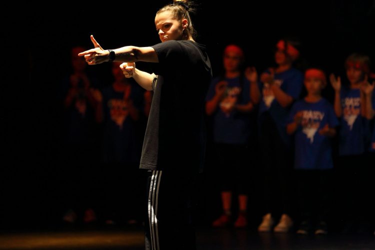 Aurélie Deveaux danse