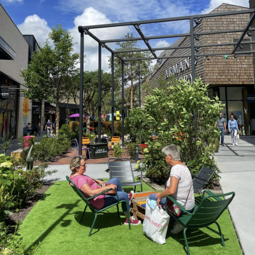 Shopping promenade