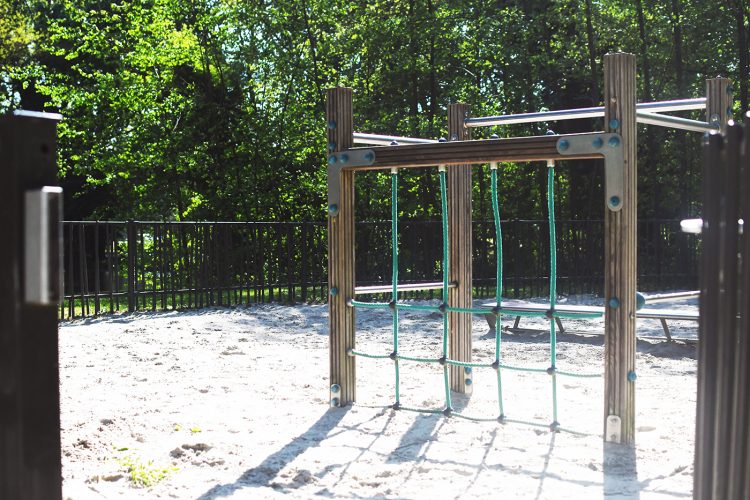 Parc Schulmeister meinau (26) aire de jeux