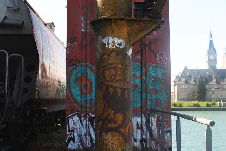 Port du rhin coop (17) capitainerie graffiti