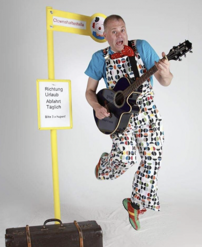 Lila Lindwurm Clown anders