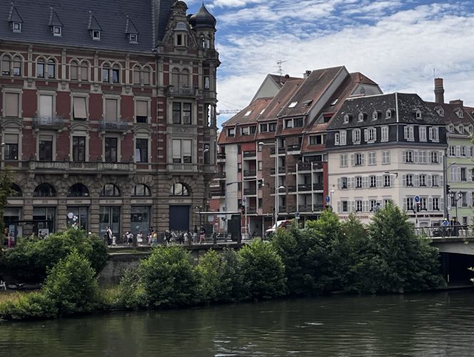 Quai des Pêcheurs et bâtiment la Gallia