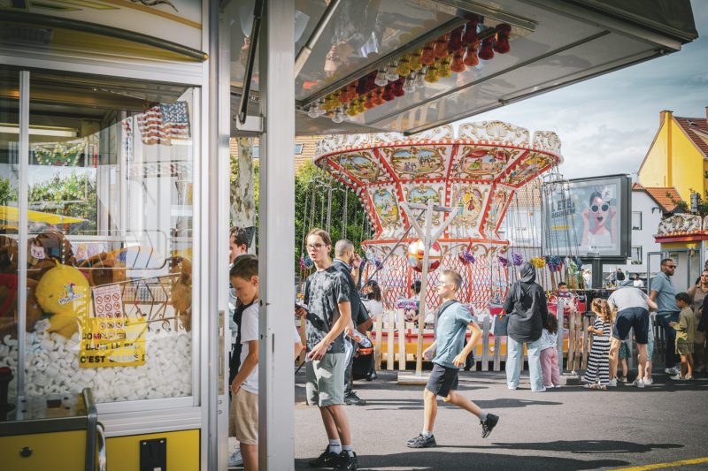 Fête foraine, messti, manège, attractions, snack, famille, carrousel