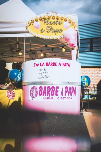Fête foraine, messti, barbe à papa, snack, famille, sucre, nourriture