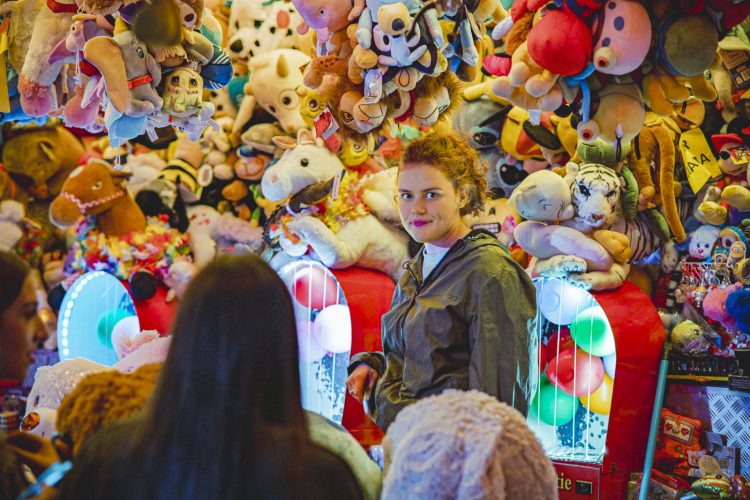 Fête foraine, messti, manège, attractions, ballons, peluches