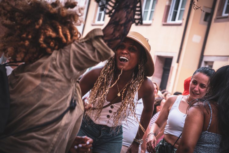 fête de la musique, foule, danse