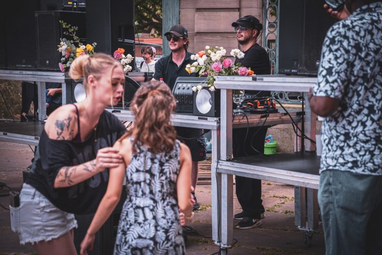 fête de la musique, foule, danse, DJ