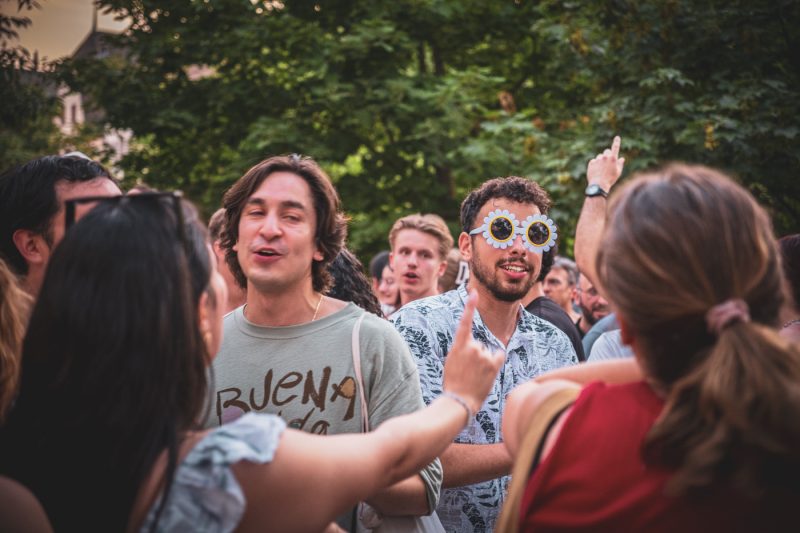 fête de la musique, foule, fleur, lunette
