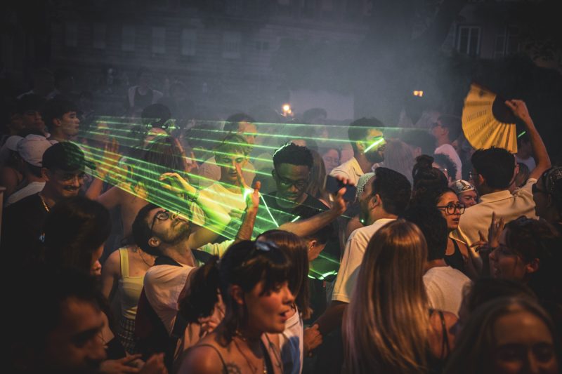 fête de la musique, danse, foule, nuit
