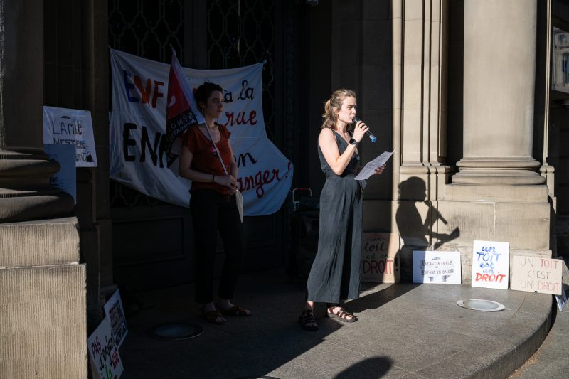 Hébergement d&rsquo;urgence sans abris enfants à la rue sans-papier exilés préfecture