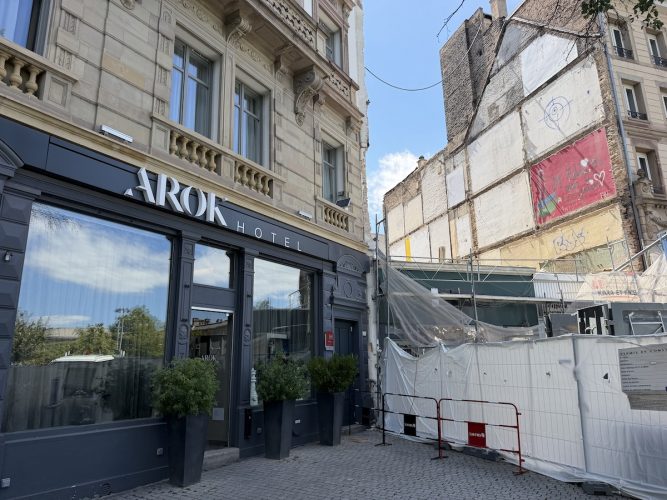 hotel arok gare