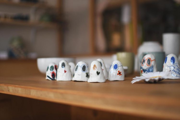 Poterie des oiseaux bleus Deux fois deux mains(28)