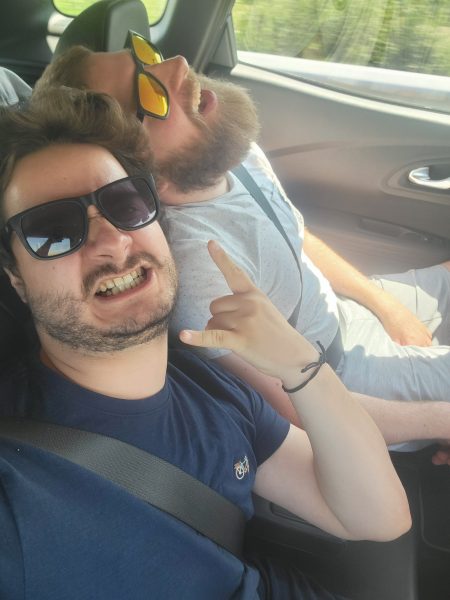 voiture hellfest – Alex (gauche) et Matthieu (droite)