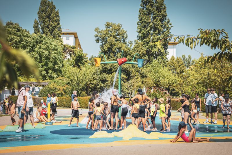 Eau, jeux, Parc de la citadelle, enfant, été
