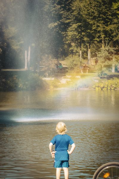 été, orangerie, eau, arc en ciel, enfant