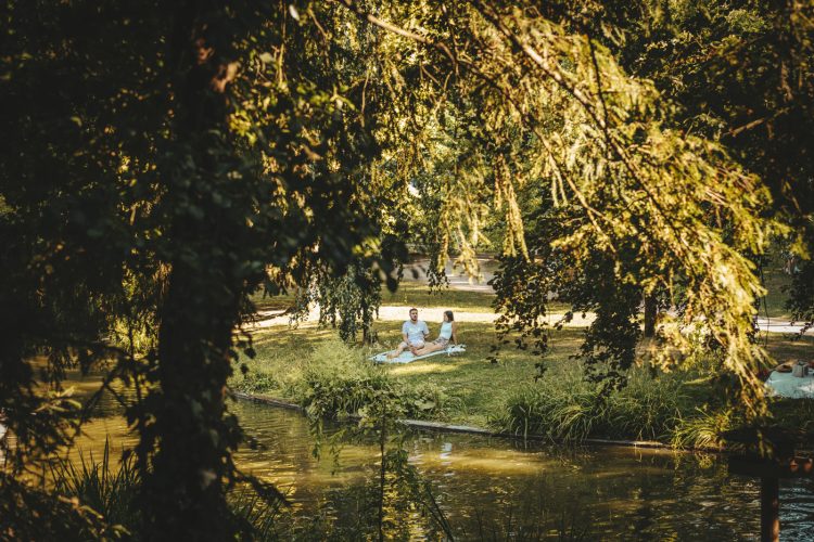 Couple, été, orangerie, eau
