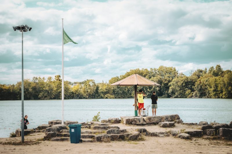 Plage, Baggersee, sauveteur