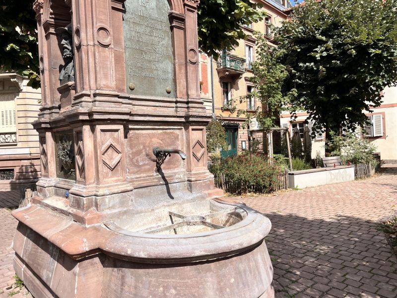 Place du Pont aux Chats et fontaine des Zurichois