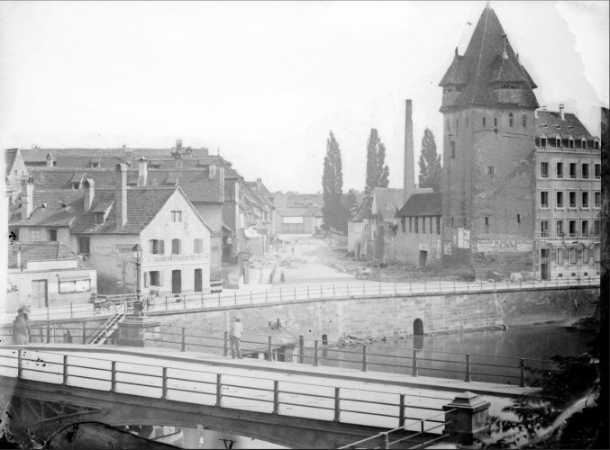 Rue de Zurich peu de temps après le comblement du Rheingiessen