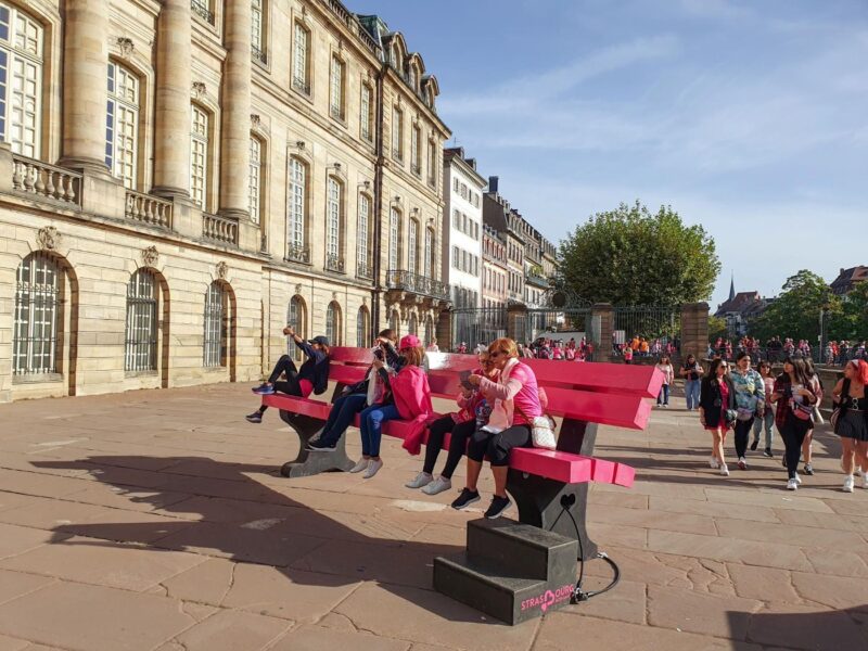 Octobre rose banc rose