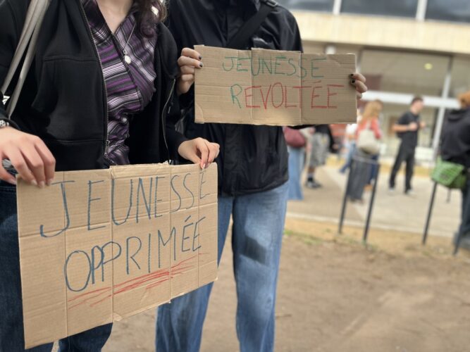 Manif lycées étudiants campus