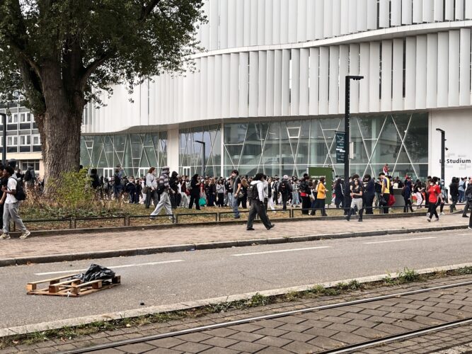 Manif lycées étudiants campus