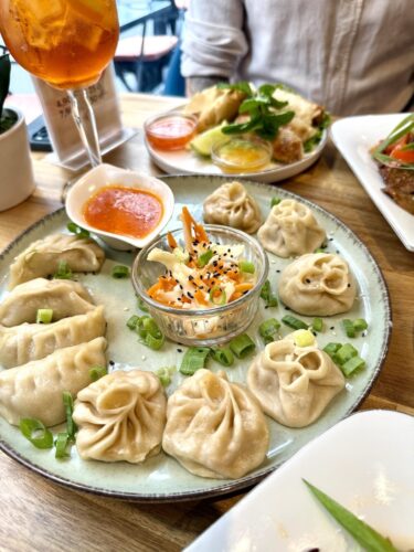Les saveurs de l&rsquo;himalaya restaurant tibetain momos tibétains