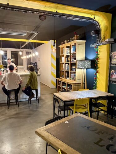 PixUp escape game A Maze In