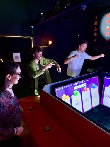 PixUp escape game A Maze In