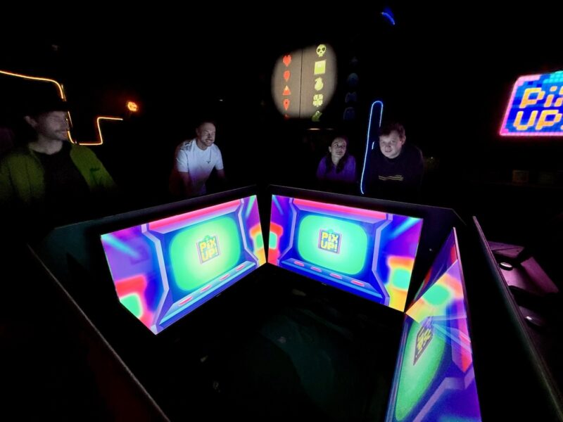 PixUp escape game A Maze In