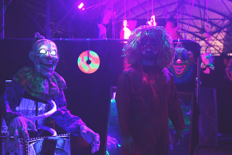 Nuits de phobies ferme maurer halloween horreur cirque  (2)