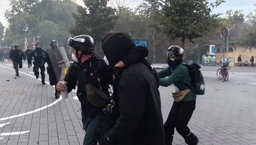 Matraquage manifestants 24 octobre