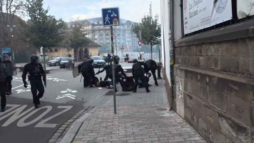 Matraquage manifestants 24 octobre